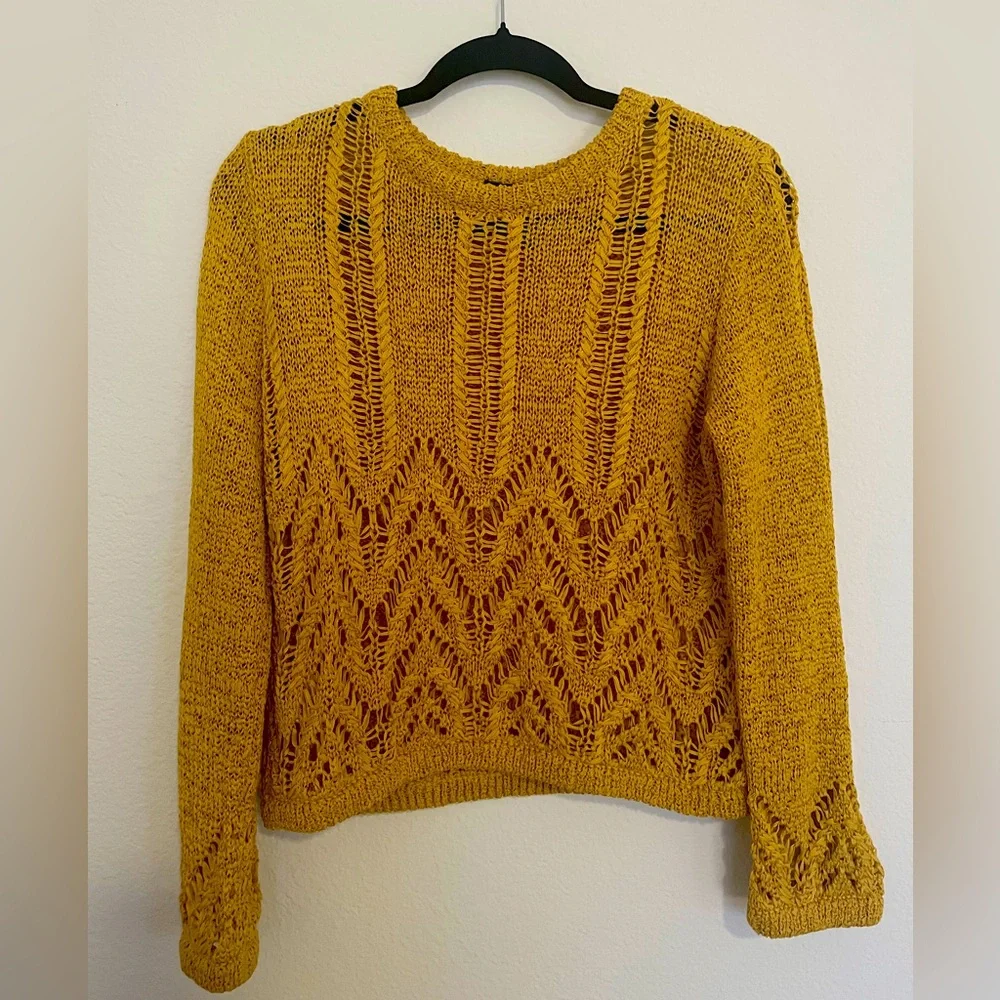 Golden mustard yellow open knit crochet style sweater boho chic textured top - Picture 2 of 5